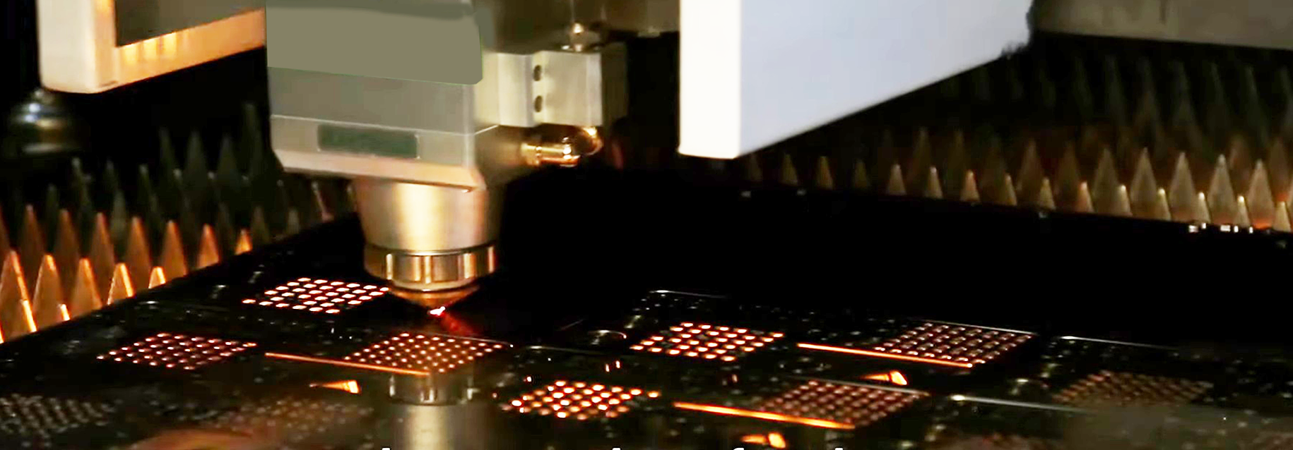 advantages-of-electrical-discharge-machining Advantages of using EDM, focusing on precision and accuracy.